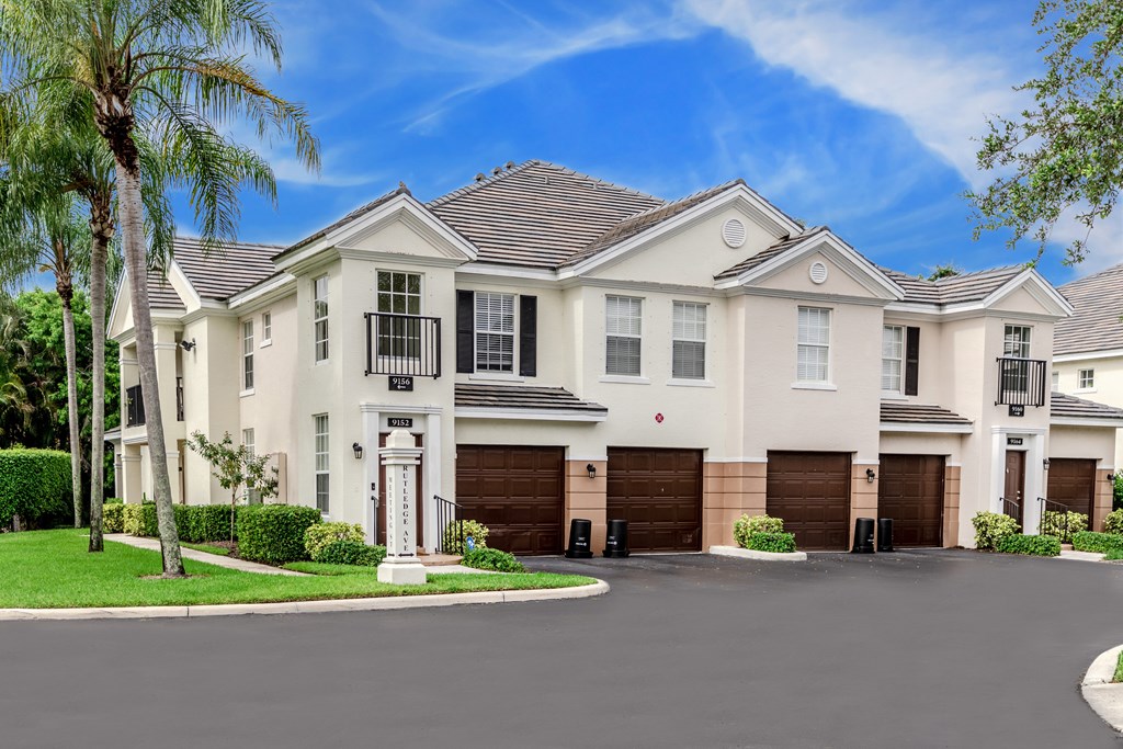 The Charleston Apartment Boca Raton